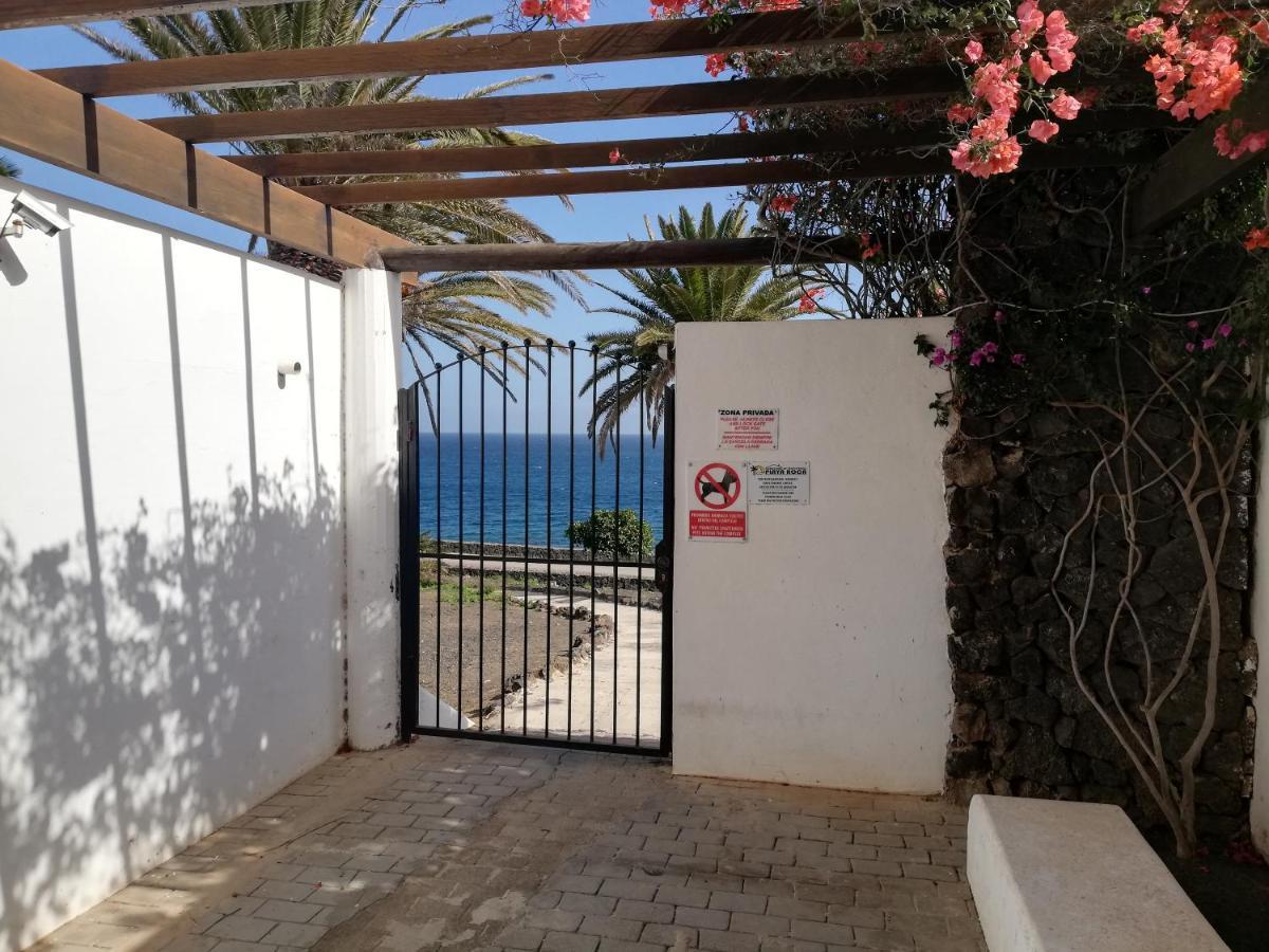 Apartamento Dino 10 Playa Roca Apartment Costa Teguise Exterior photo